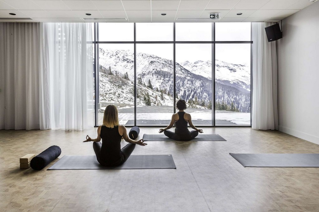Fnhpa : Yoga Int